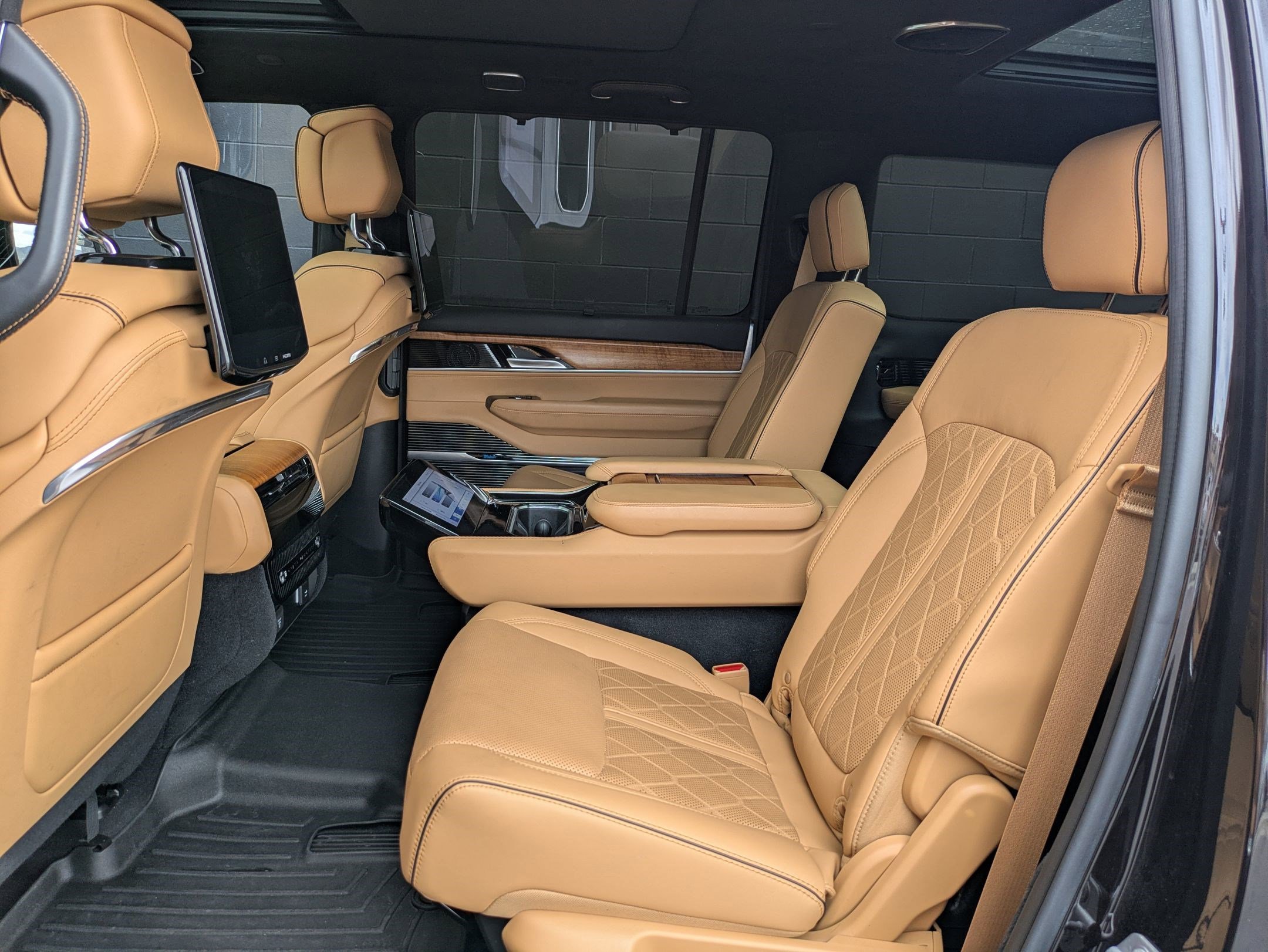 2023 Jeep Grand Wagoneer Series III