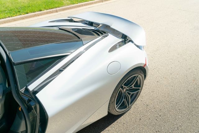 Used 2018 McLaren 720S Luxury photo 32