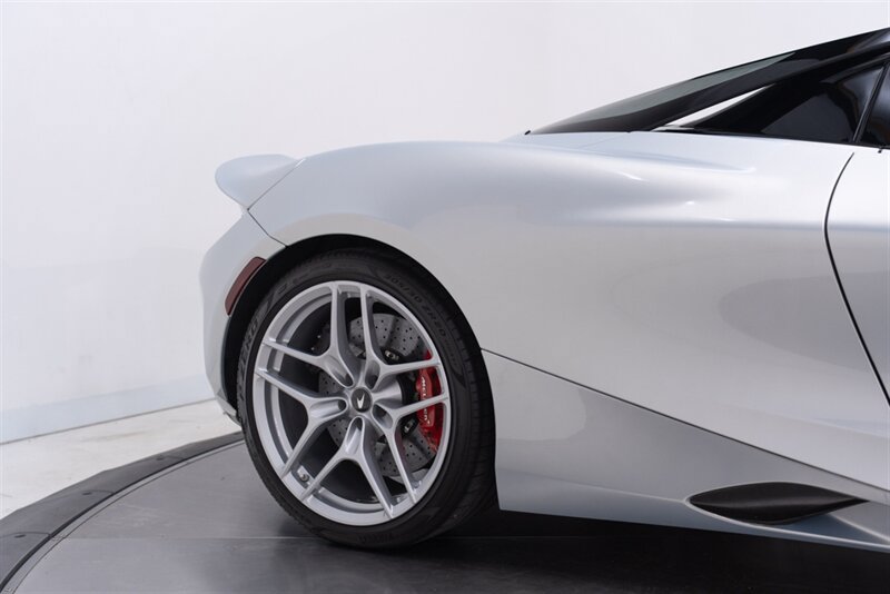 Used 2024 McLaren 750S Spider photo 29