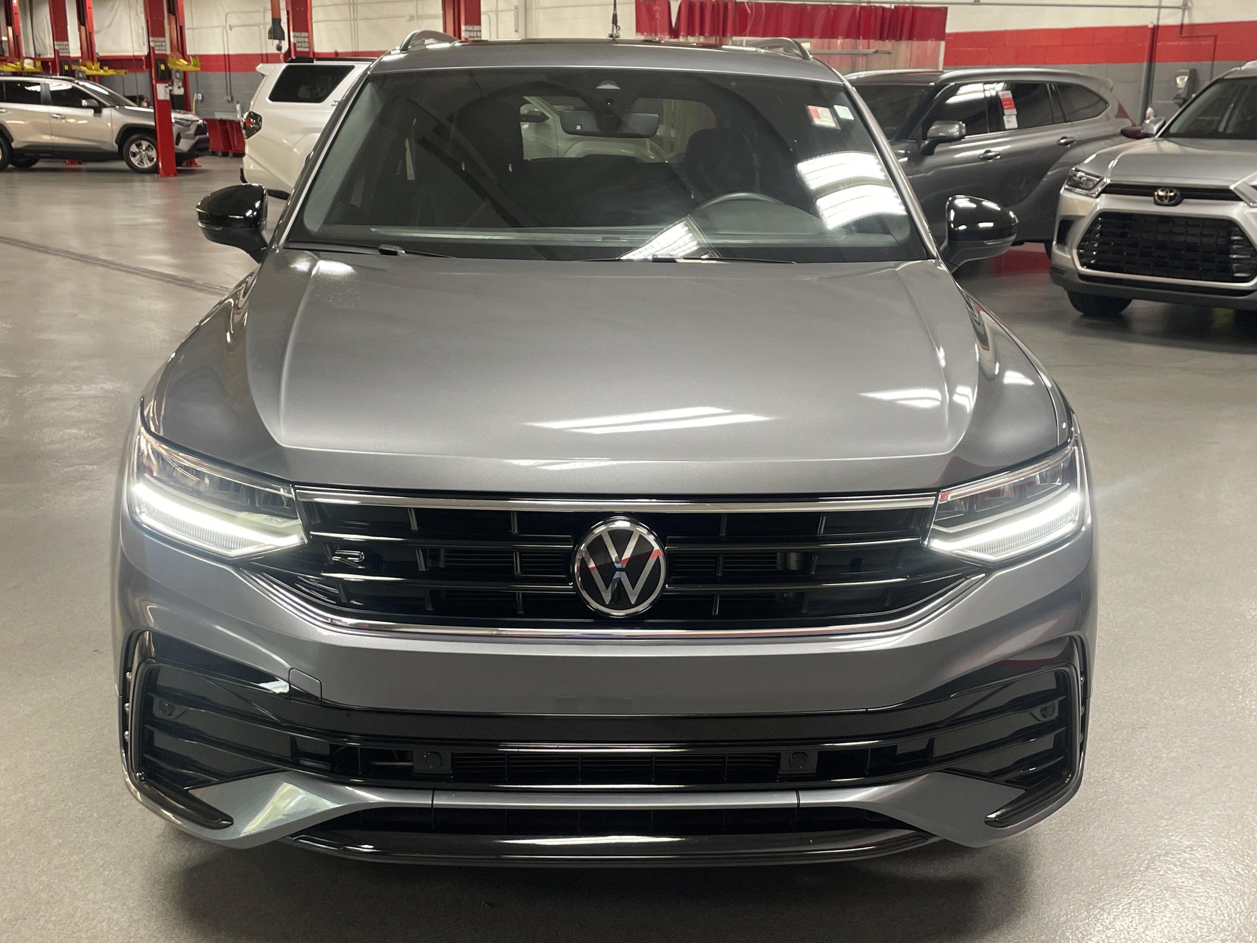 2023 Volkswagen Tiguan SE R-Line