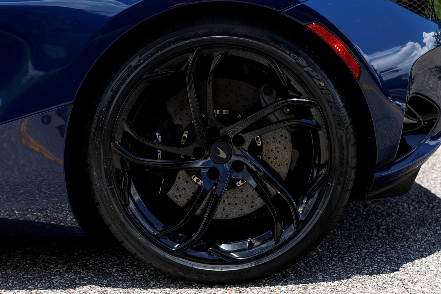 Used 2025 McLaren 750S photo 33