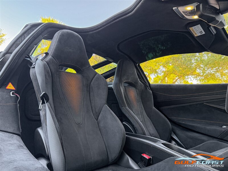 Used 2021 McLaren 765LT photo 31