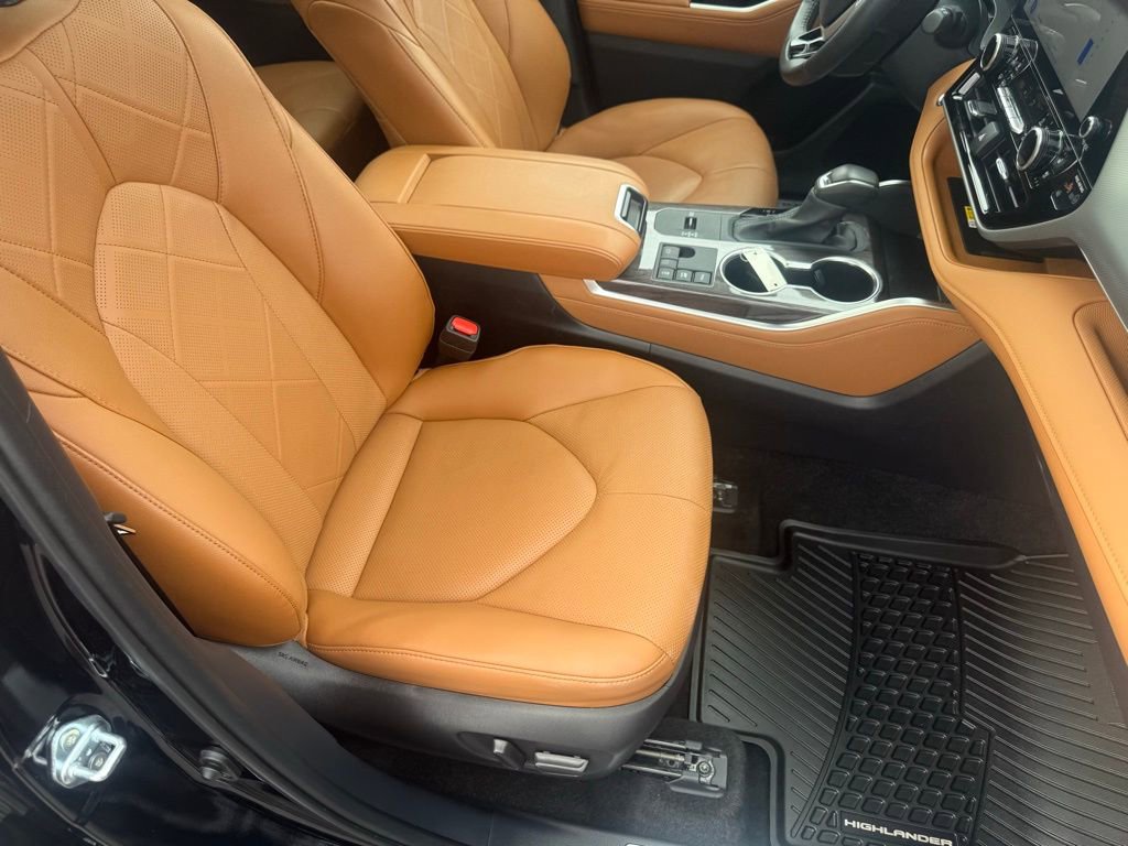 2025 Toyota Highlander Platinum