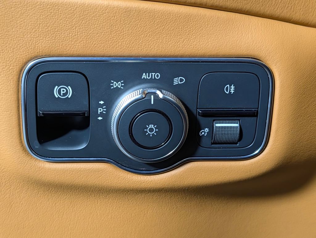 2021 Aston Martin DBX