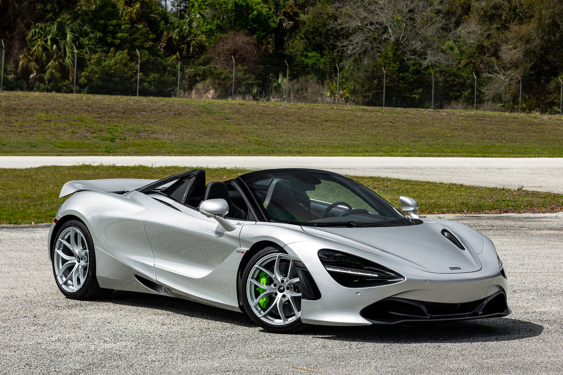 Used 2020 McLaren 720S Luxury photo 9