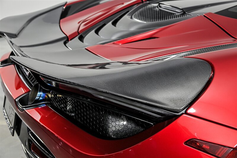 Used 2021 McLaren 720S Performance photo 16