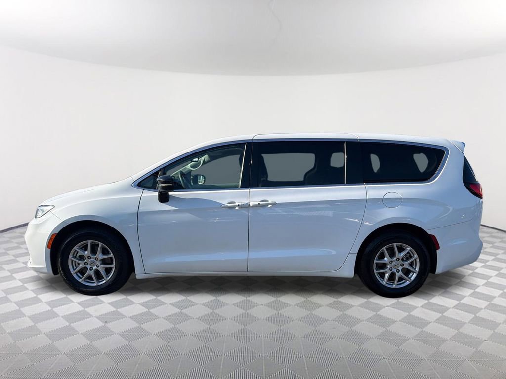 2024 Chrysler Pacifica Touring-L