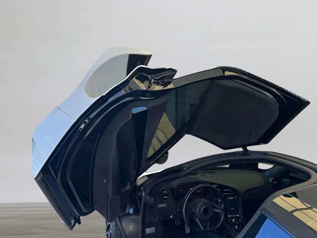 Used 2018 McLaren 720S photo 20