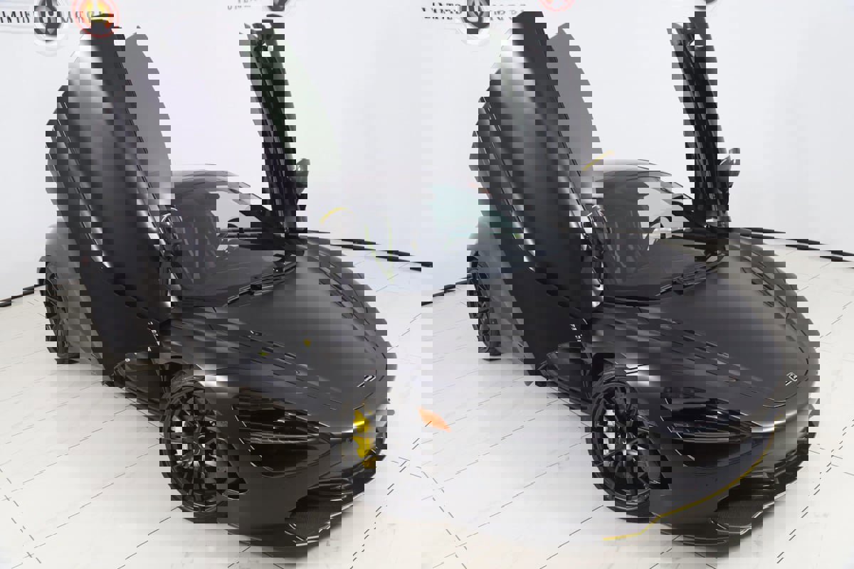 Used 2022 McLaren 720S Performance photo 25