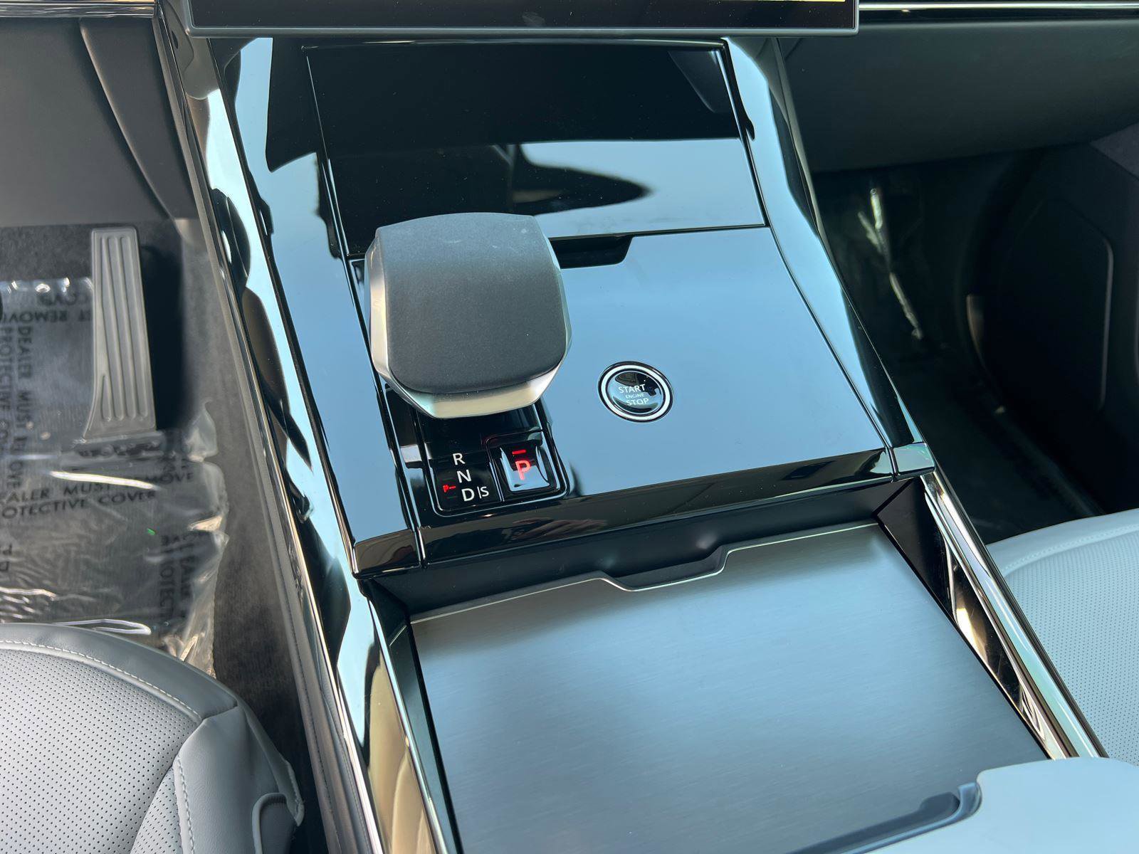 2024 Land Rover Range Rover Sport SE