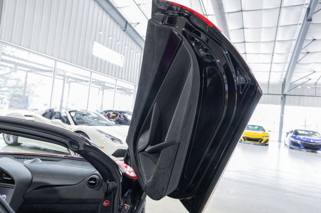 Used 2022 McLaren 720S Performance photo 29