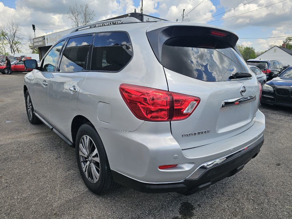 2020 Nissan Pathfinder SV