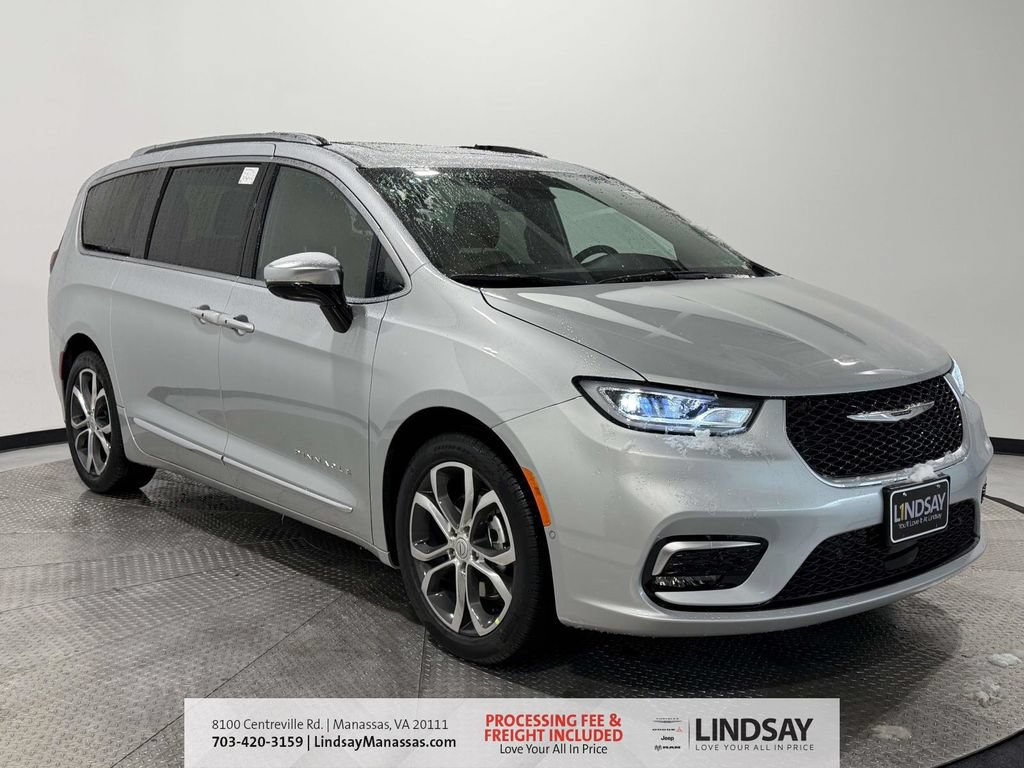 New 2026 Chrysler Pacifica Pinnacle w/ Trailer Tow Group