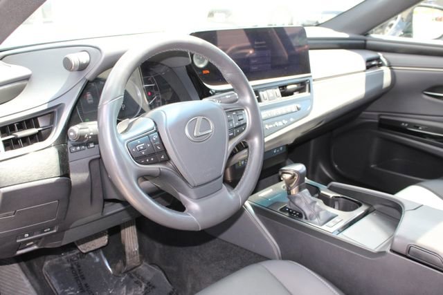 2023 Lexus ES 300h