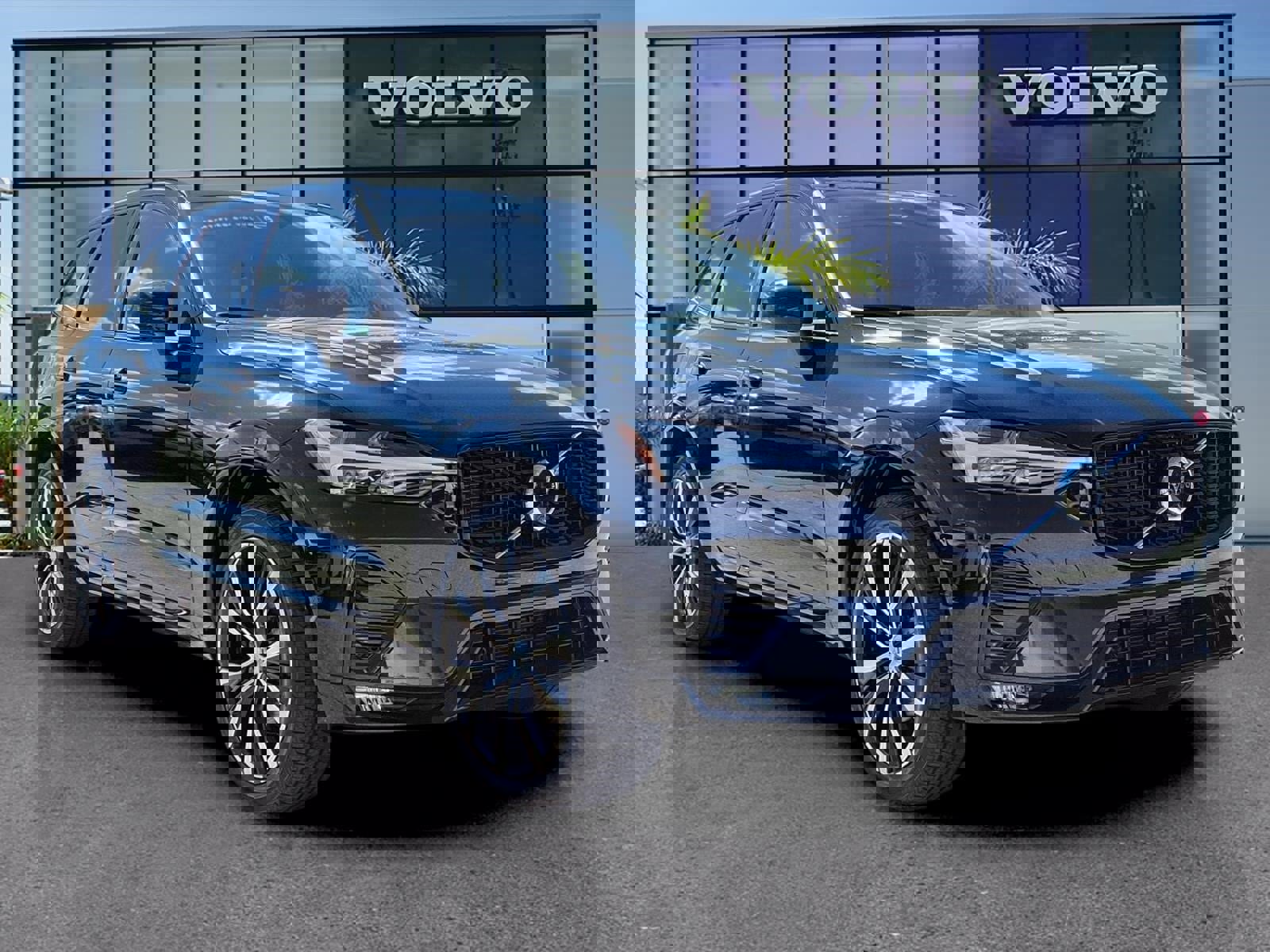 Certified 2023 Volvo XC60 B5 Plus w/ Protection Package Premier