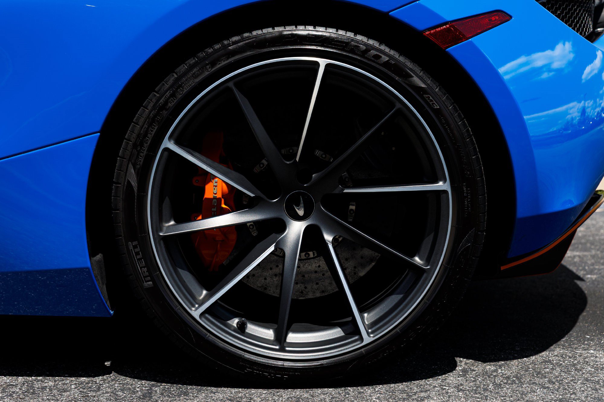Used 2019 McLaren 720S Luxury photo 14