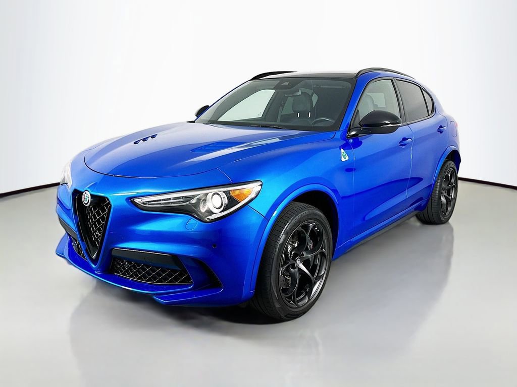 2022 Alfa Romeo Stelvio Quadrifoglio