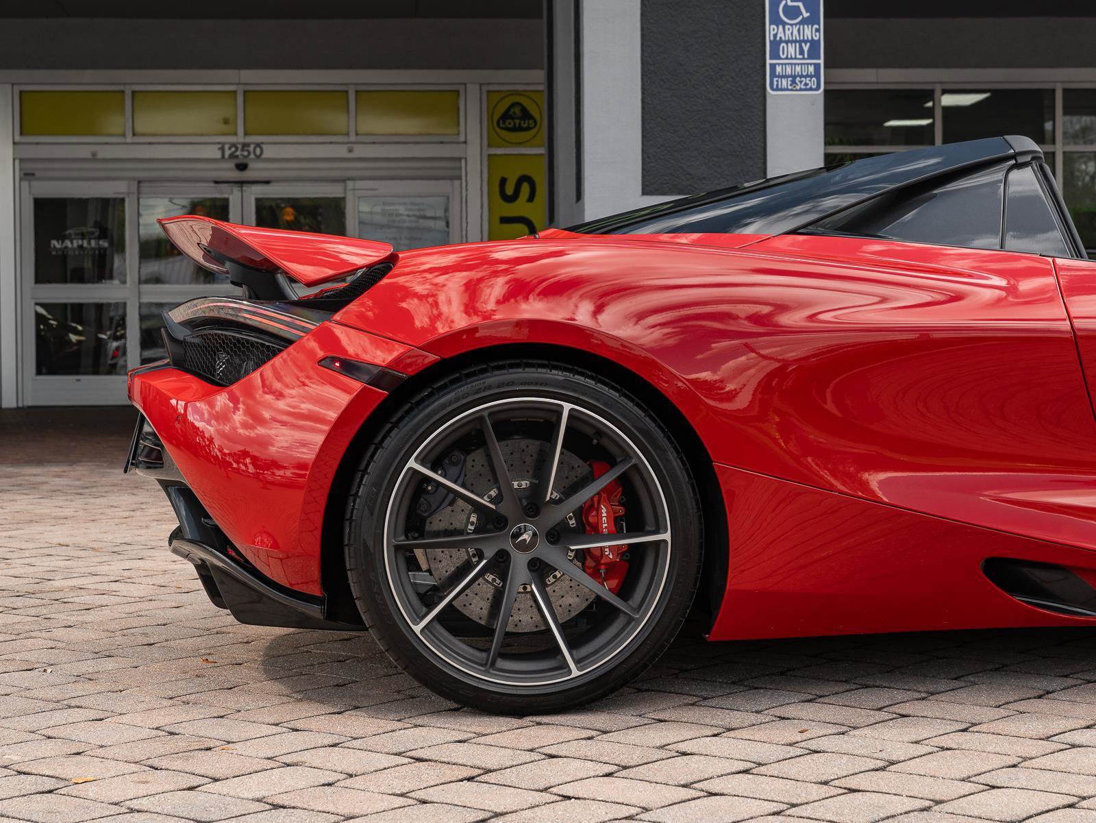 Used 2020 McLaren 720S Performance photo 35