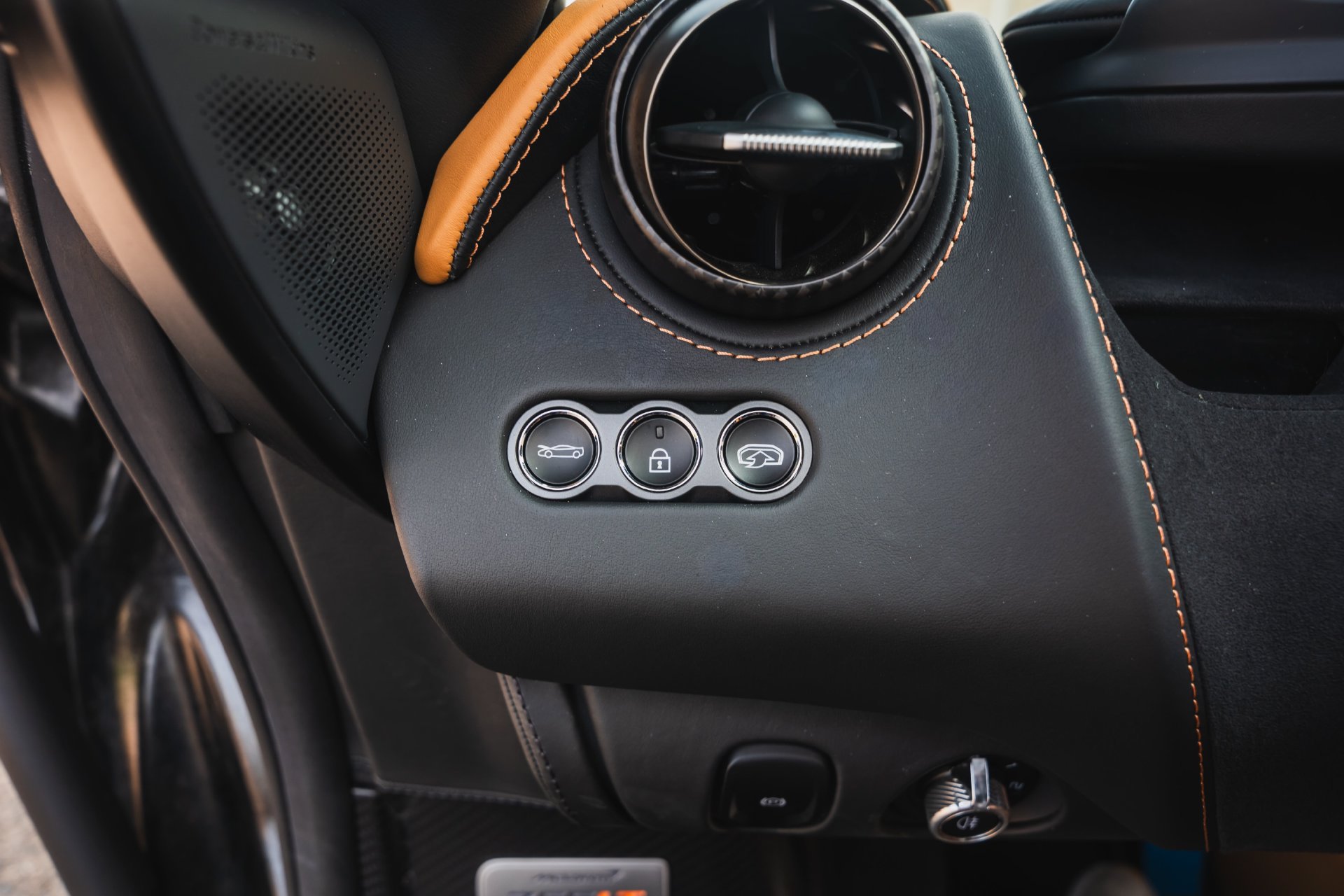 Used 2022 McLaren 765LT photo 44