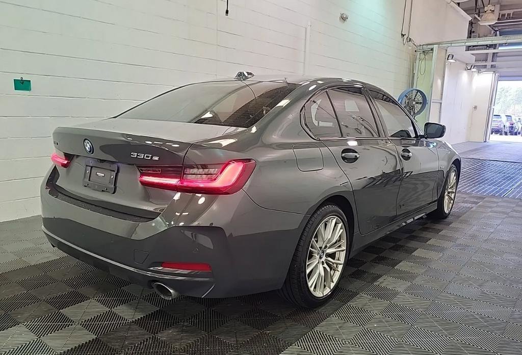 2023 BMW 330e xDrive