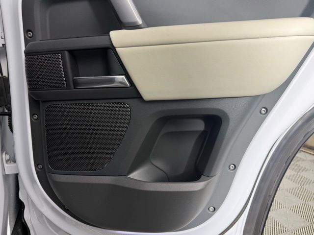 2023 Land Rover Defender 110 X-Dynamic SE