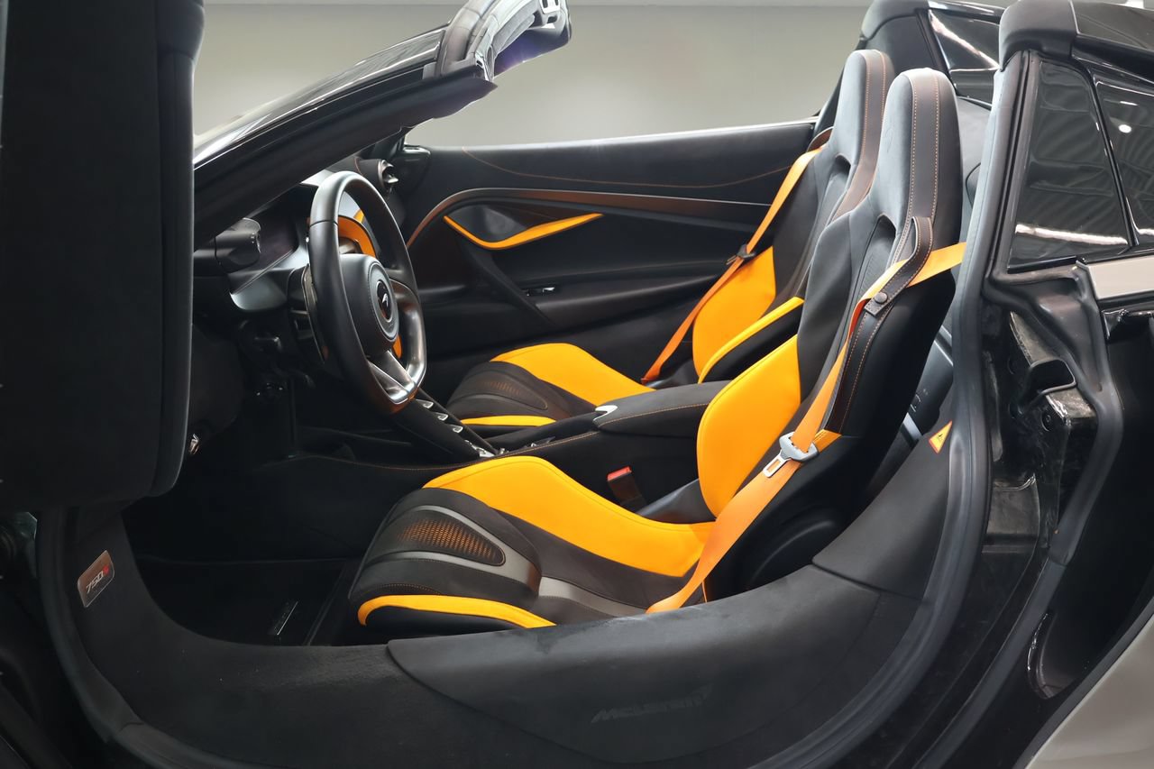 Used 2025 McLaren 750S Spider photo 13