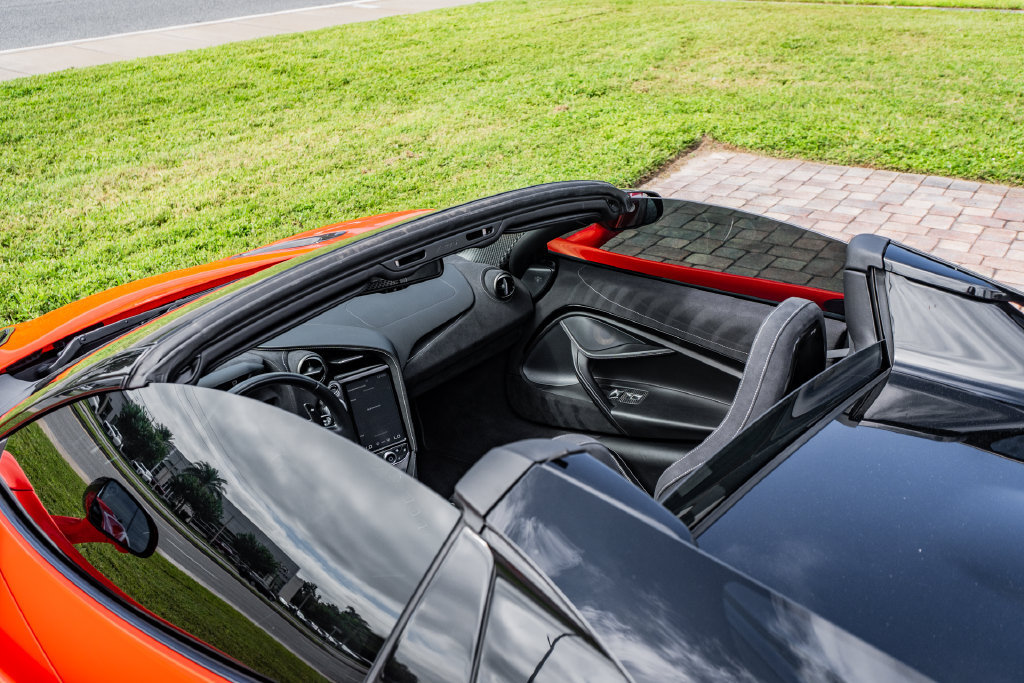 Used 2021 McLaren 720S Performance photo 32