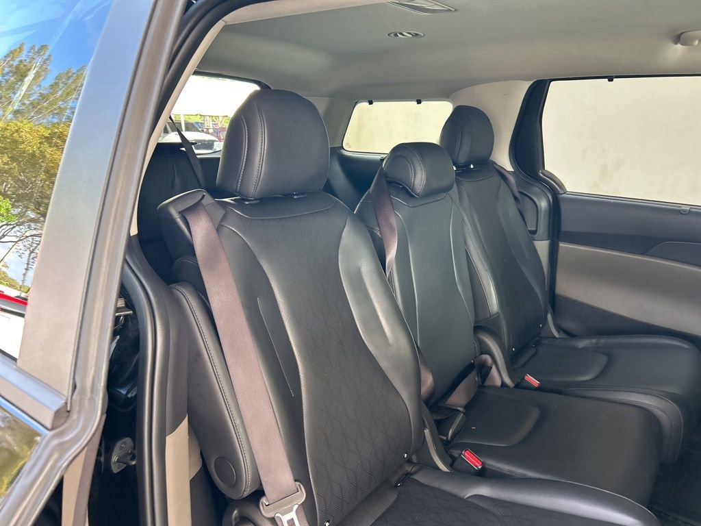 2025 Kia Carnival EX