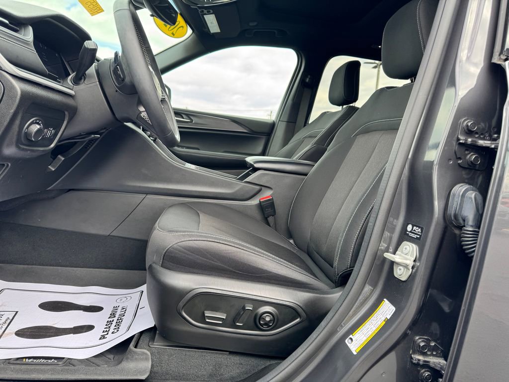 2024 Jeep Grand Cherokee Laredo X