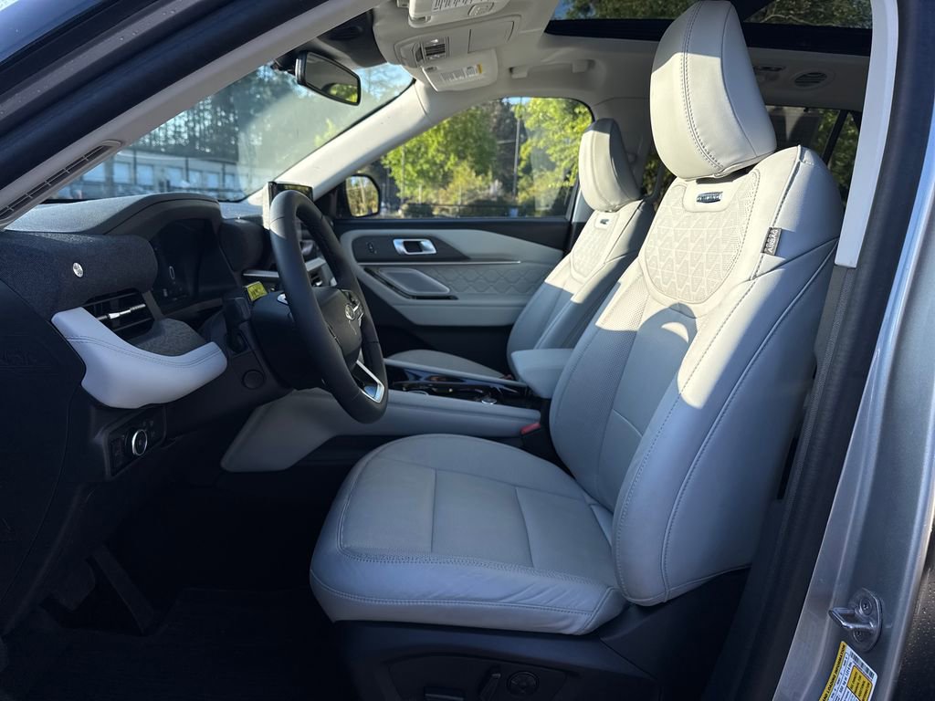 2025 Ford Explorer Platinum