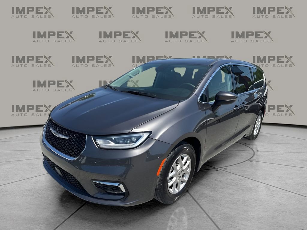 Used 2023 Chrysler Pacifica Touring-L