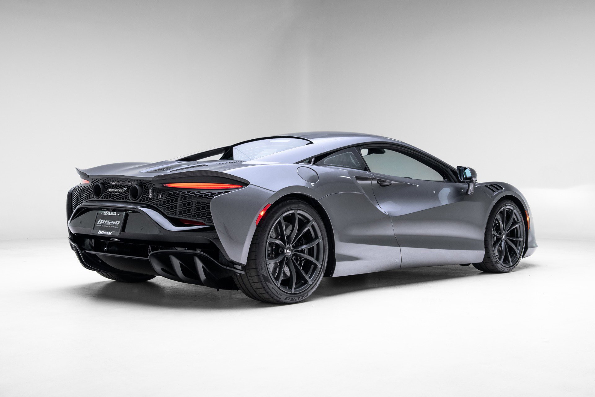 2023 McLaren Artura