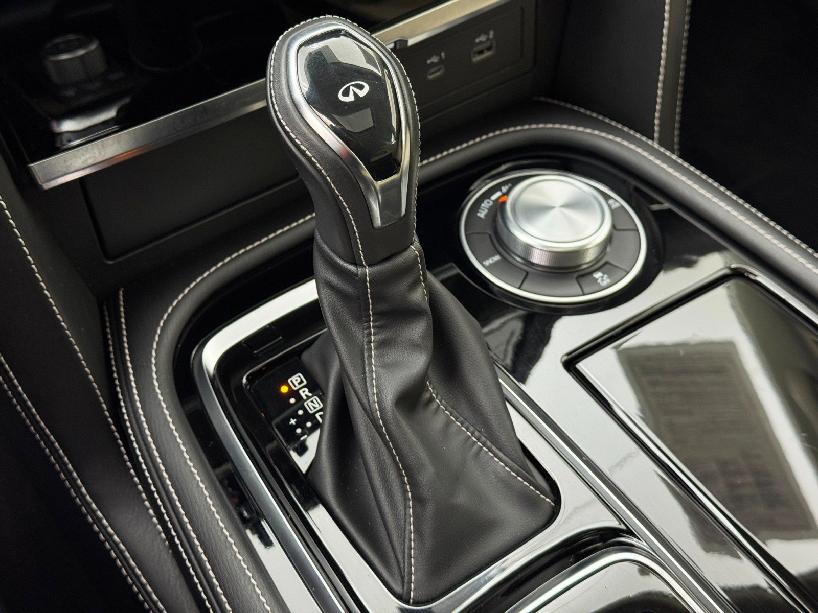 2022 INFINITI Qx80 Premium Select