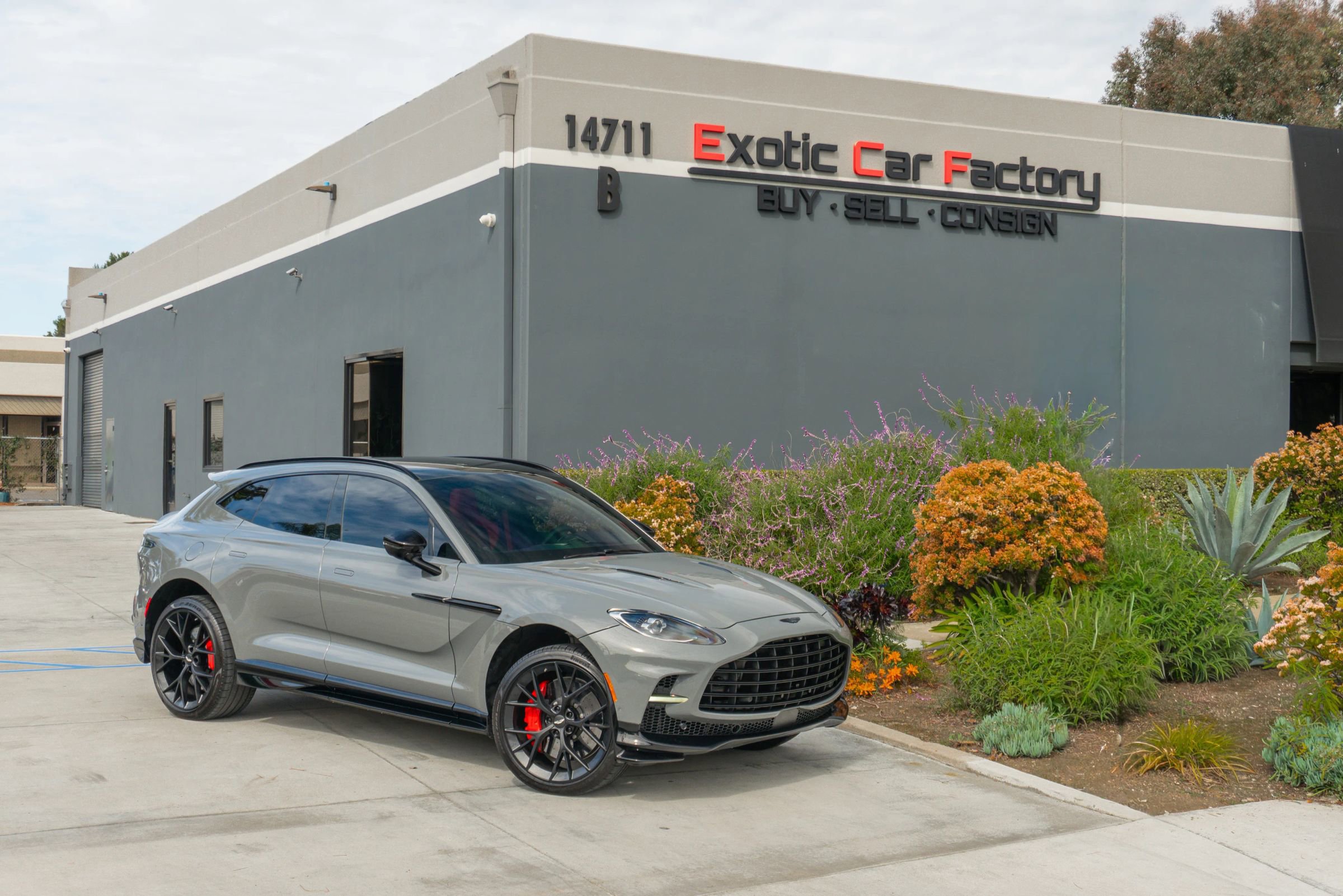 Used 2025 Aston Martin DBX 707