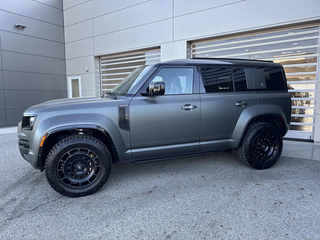 2025 Land Rover Defender 110