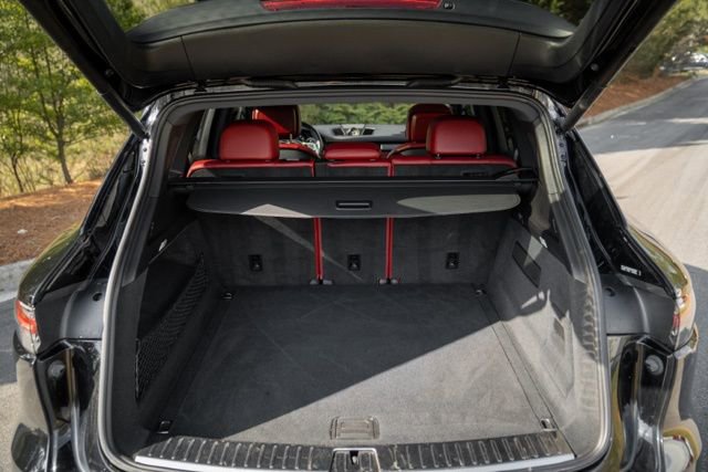 2023 Porsche Cayenne Platinum Edition