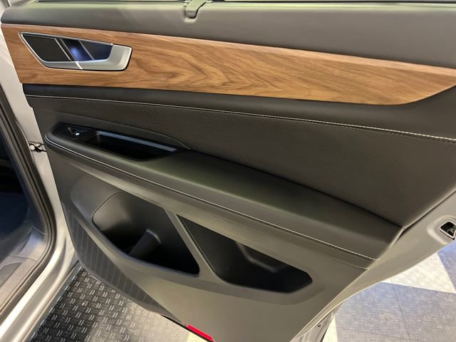 2025 Volkswagen Atlas SE