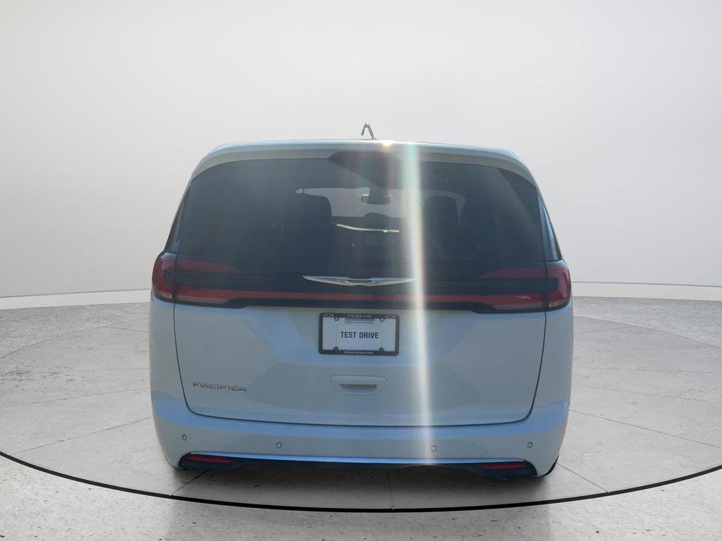 2023 Chrysler Pacifica Touring-L
