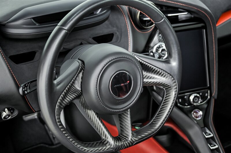 Used 2018 McLaren 720S photo 19
