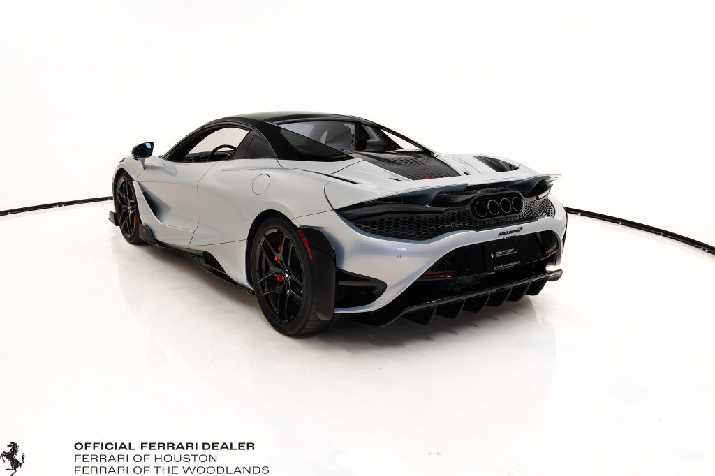 Used 2022 McLaren 765LT photo 31