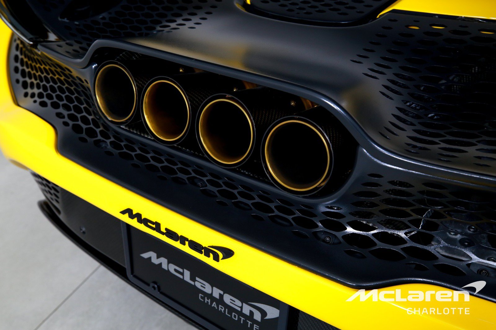 Used 2022 McLaren 765LT photo 33