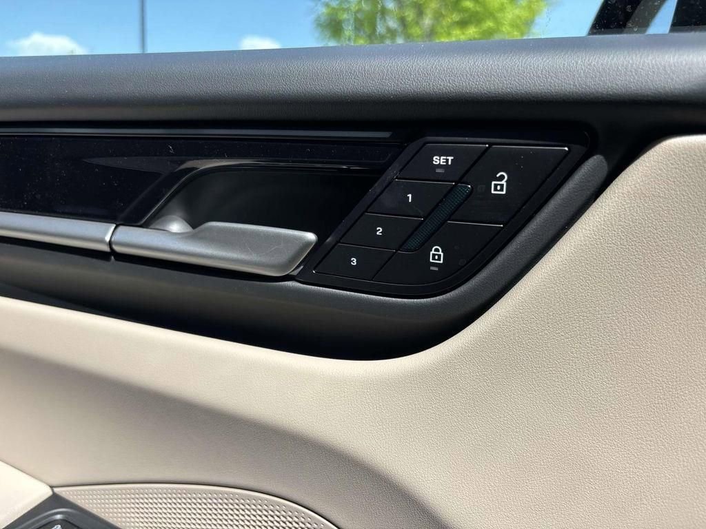 2025 Porsche Macan Electric