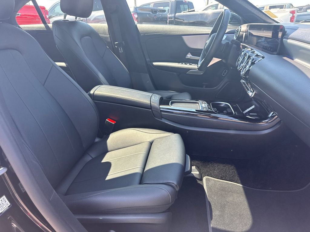 2025 Mercedes-Benz CLA 250