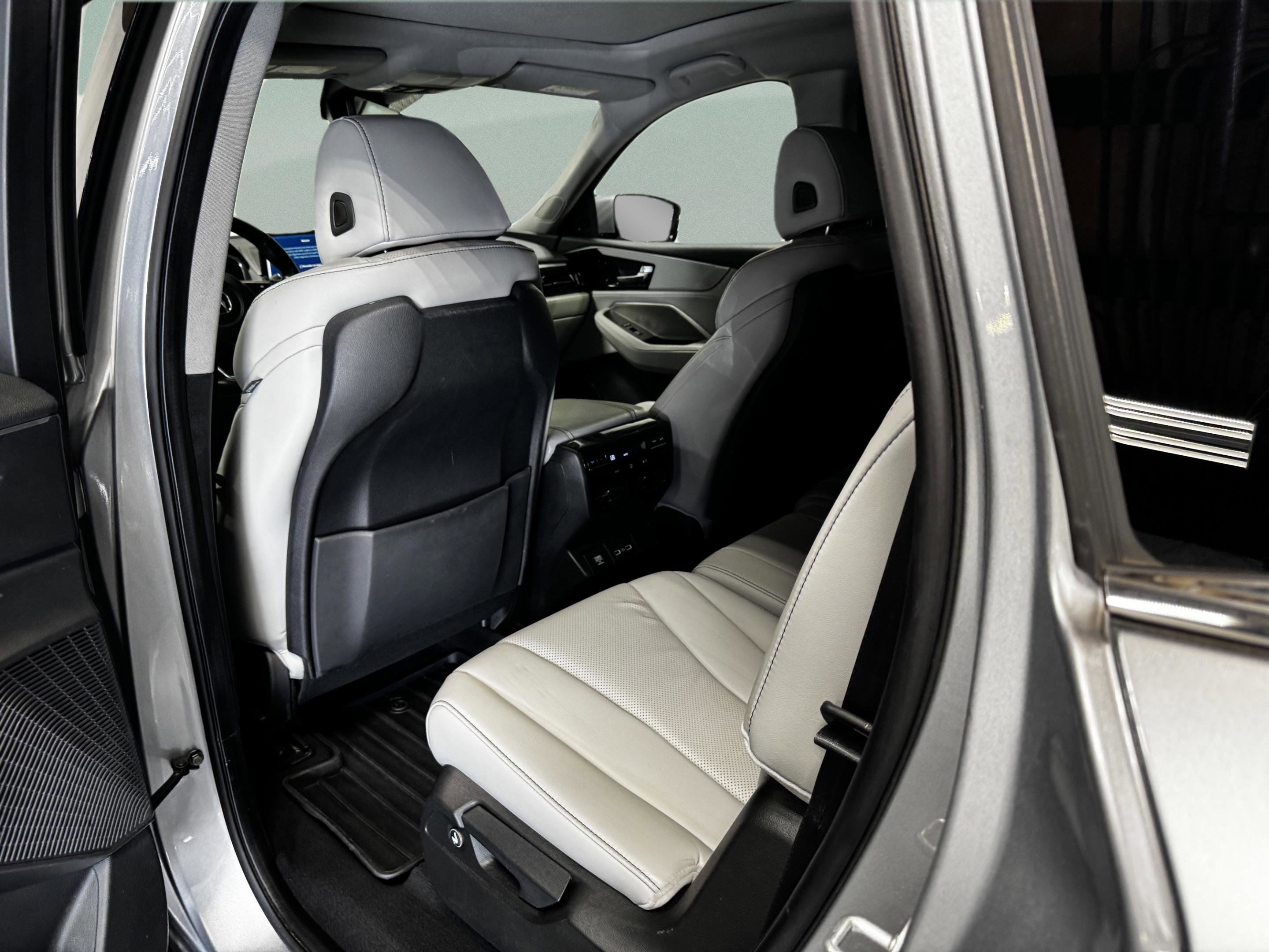 2023 Acura MDX FWD w/ Technology Package