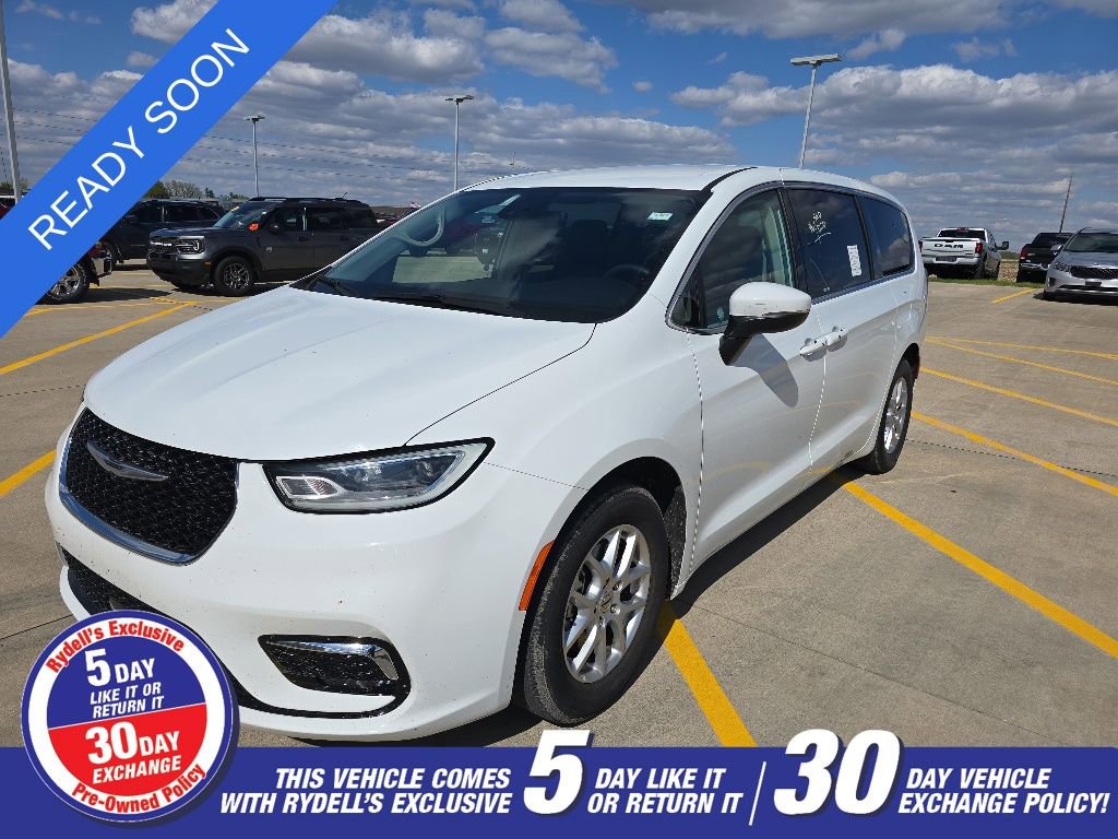 Used 2023 Chrysler Pacifica Touring-L