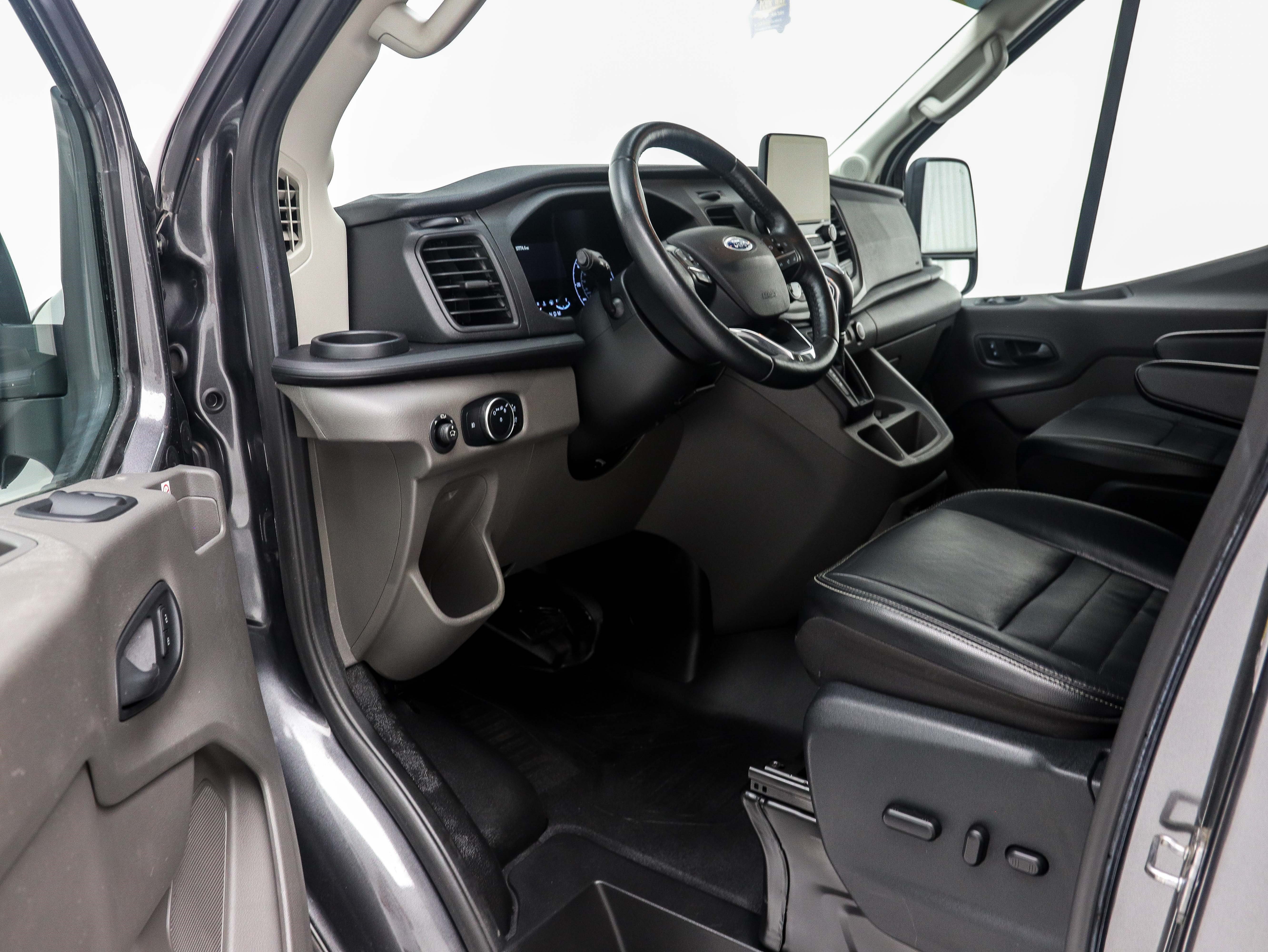 2020 Ford Transit Passenger Van XLT - Photo 13