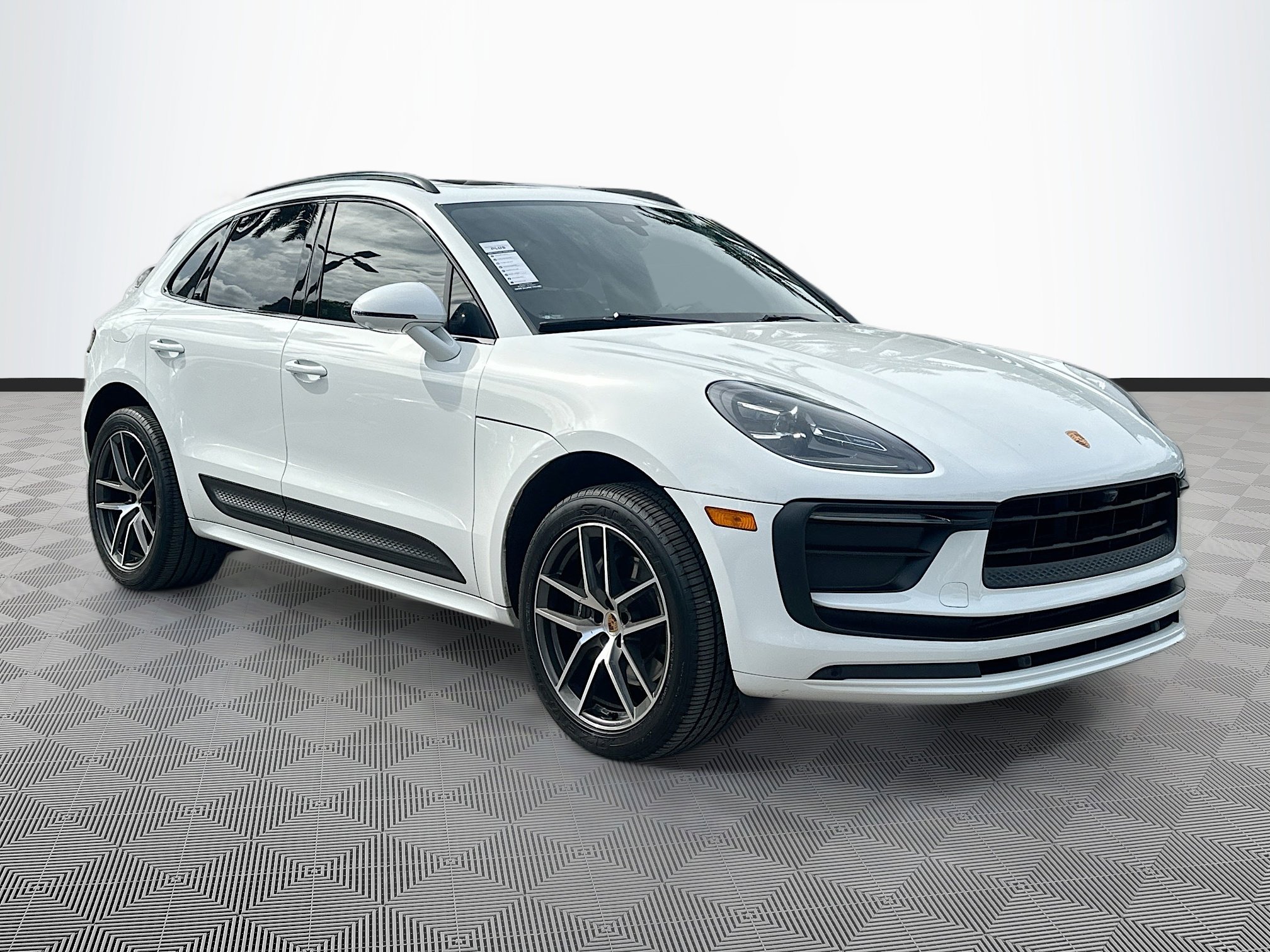 2022 Porsche Macan Base