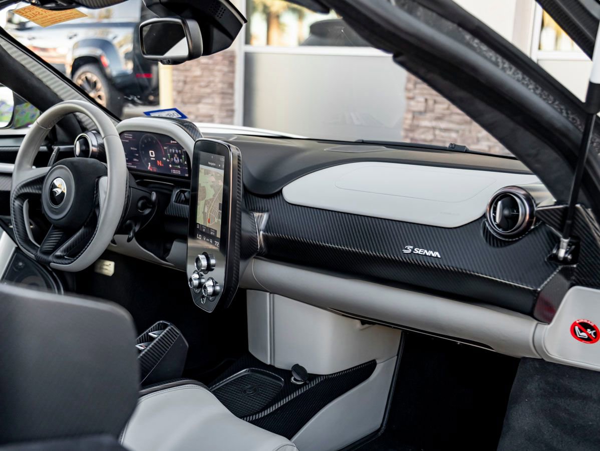 Used 2019 McLaren Senna photo 32