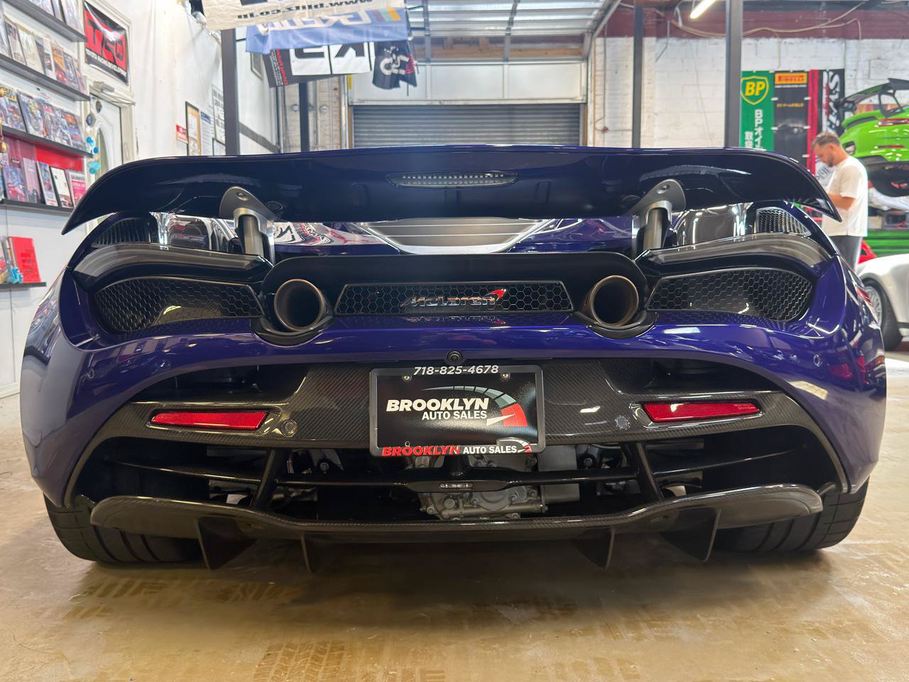 Used 2018 McLaren 720S photo 10