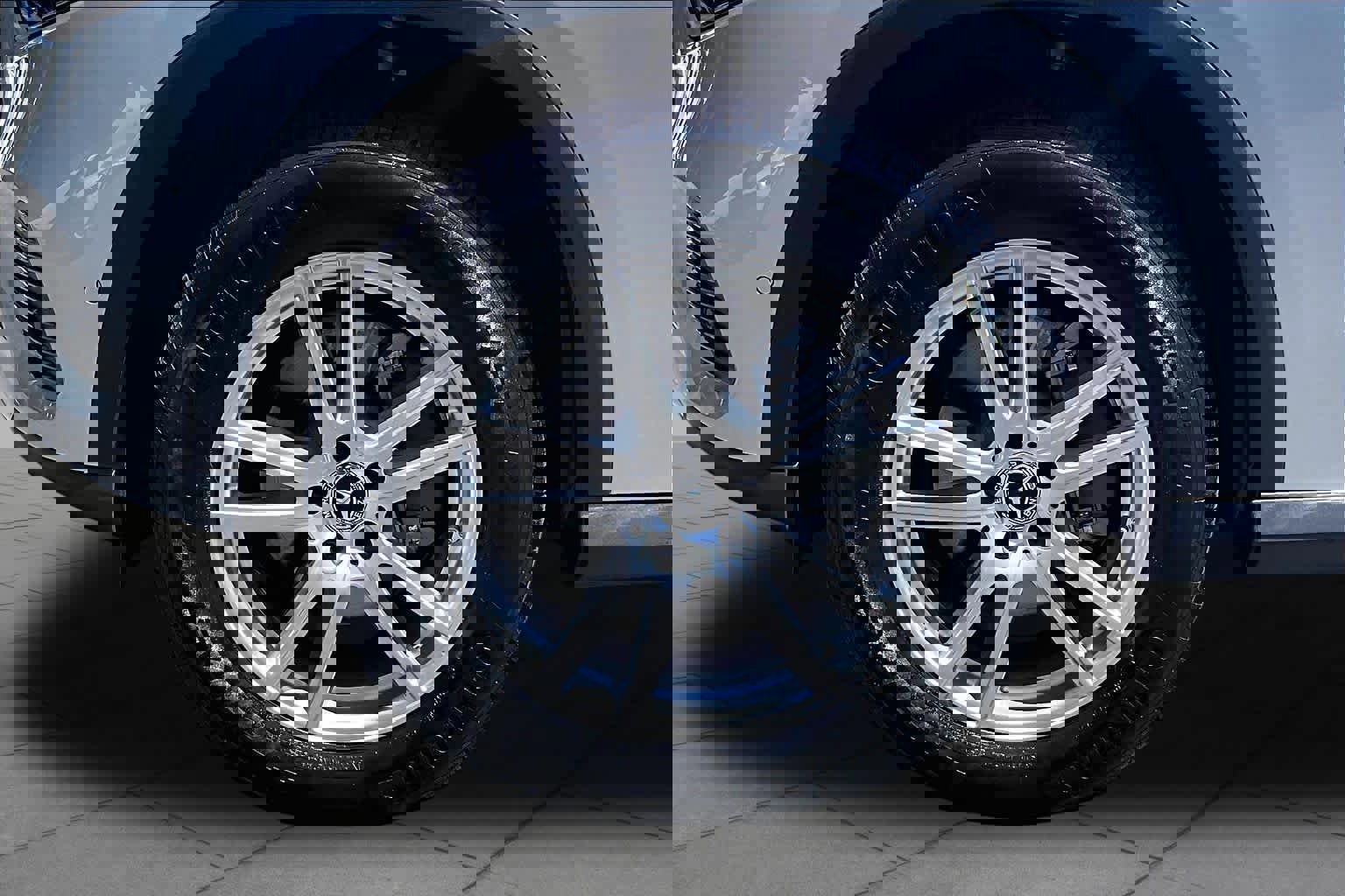 2025 Mercedes-Benz GLC 300